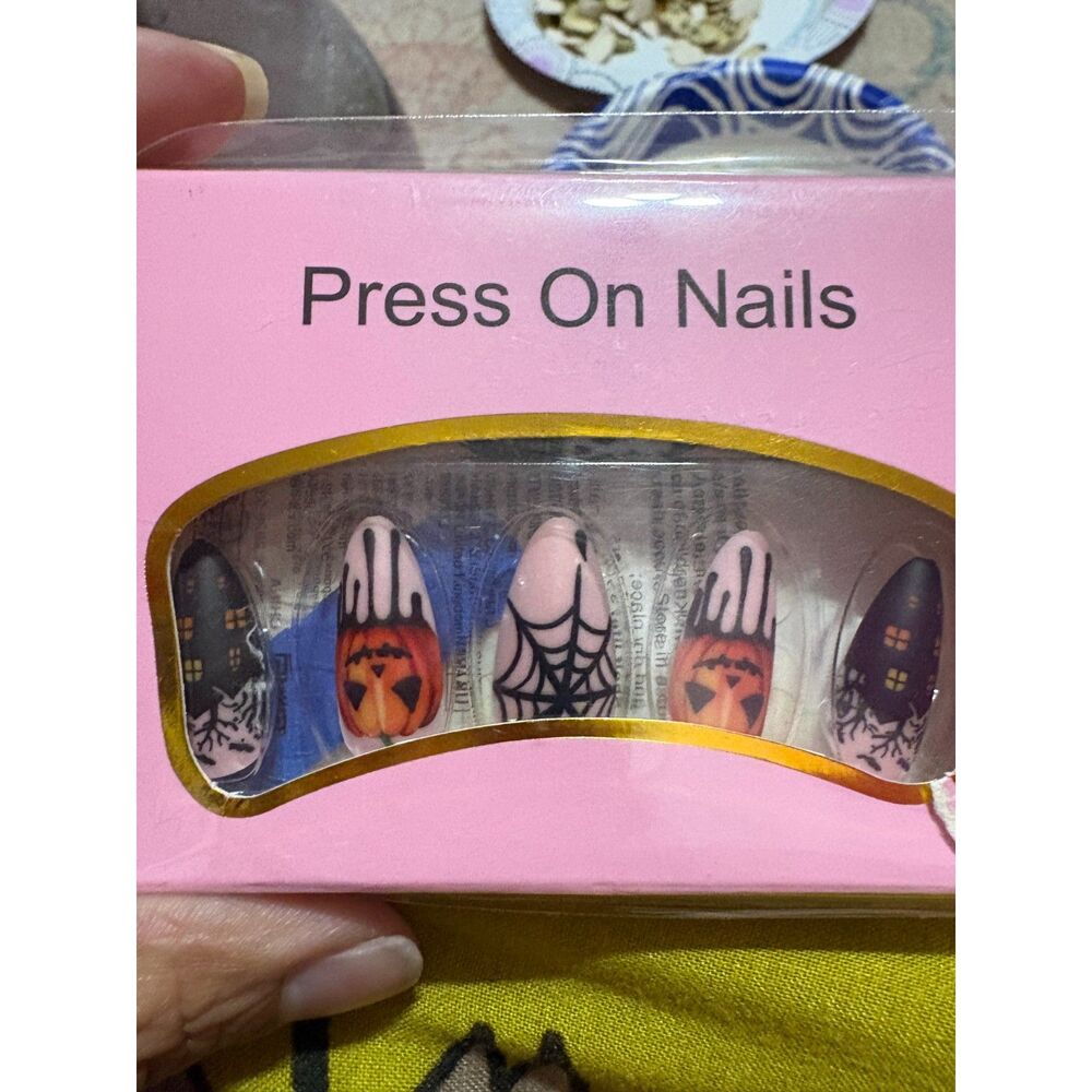 Halloween Press On Nails - 24 Count